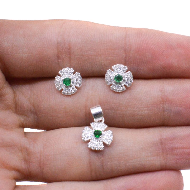 Aretes y Dije Flor con Circón Central Plata 925 - Image 3